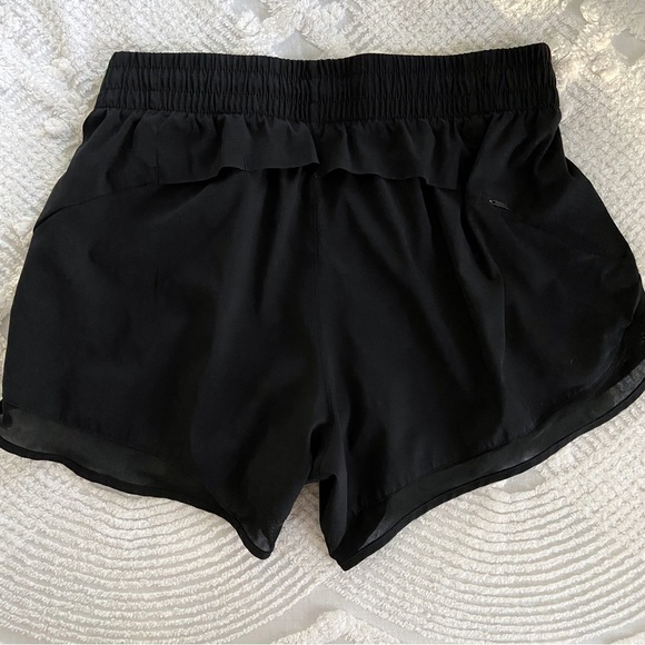 EUC Athleta Black Mesh Racer Run Short 4” Inseam Size Small - Picture 8 of 10
